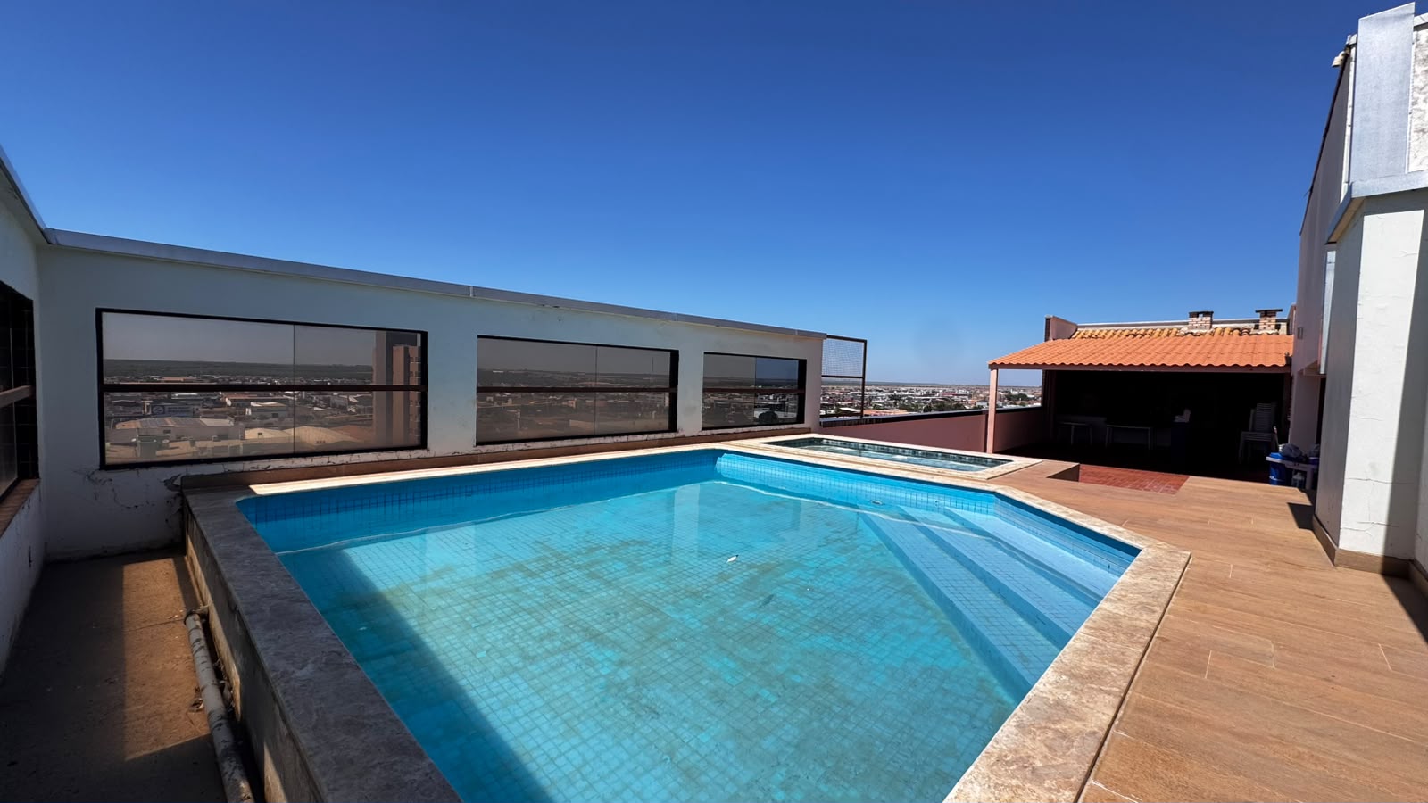 APARTAMENTO À VENDA | CENTRO