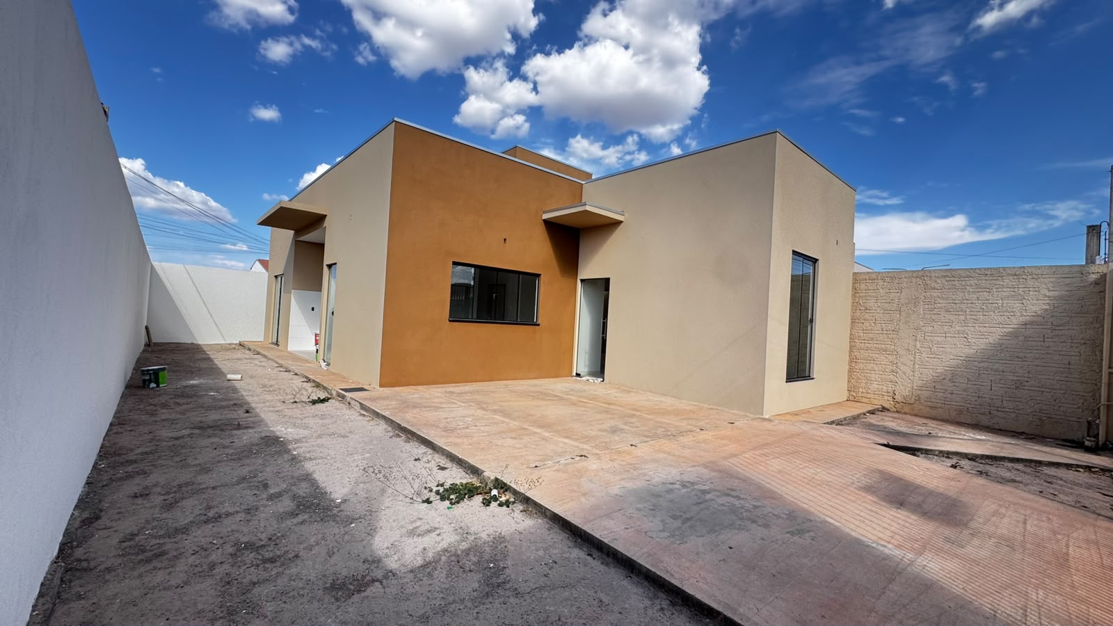 CASA À VENDA | NOVO HORIZONTE