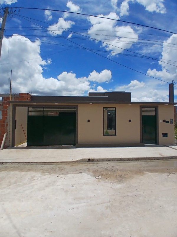 CASA Á VENDA NO BAIRRO LUAR DO CERRADO