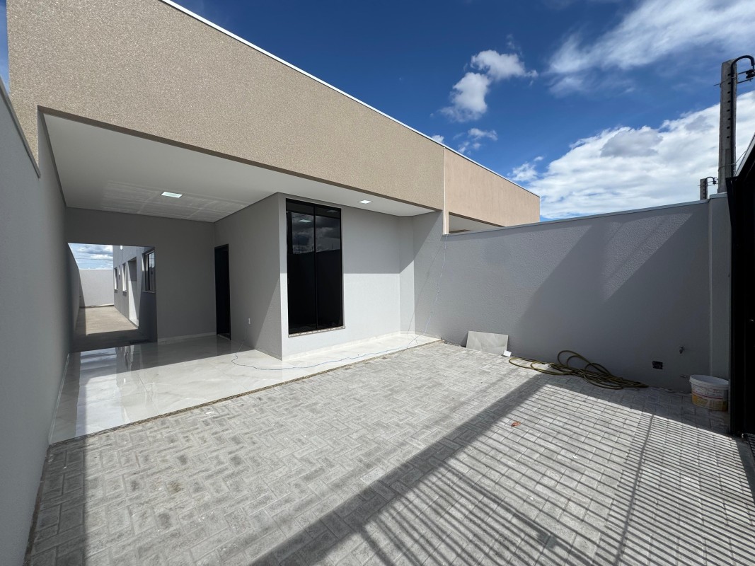 CASA Á VENDA NO BAIRRO CAMPOS ELÍSIOS