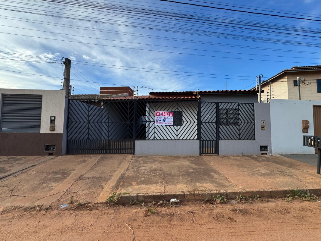 CASA Á VENDA NO BAIRRO JARDIM IPÊ