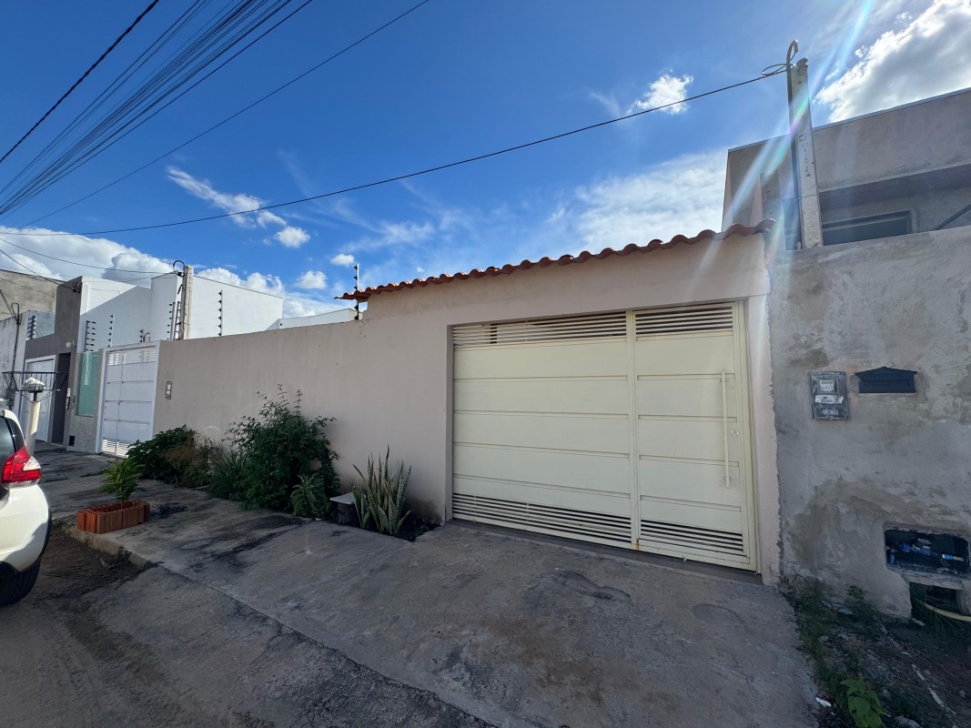 CASA Á VENDA NO BAIRRO LUAR DO CERRADO