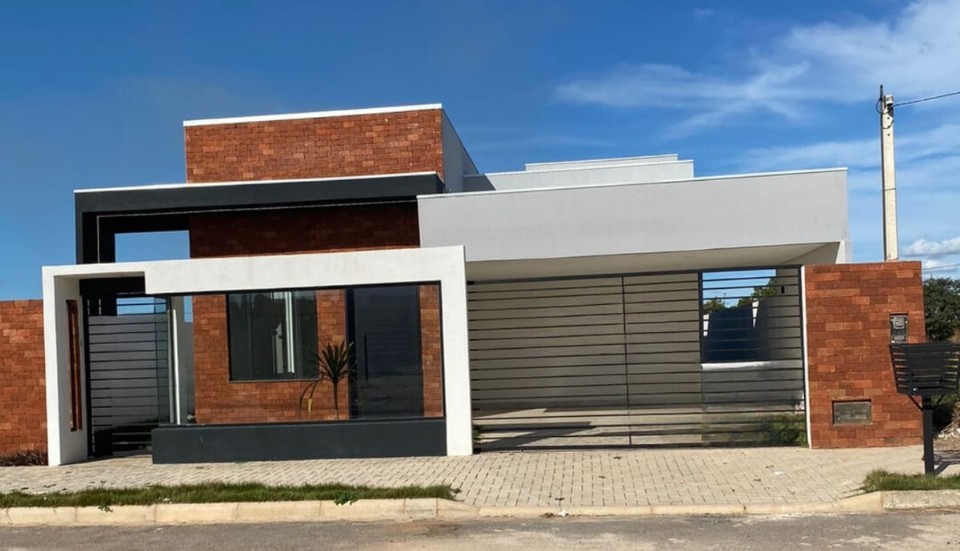 CASA Á VENDA NO BAIRRO CAMPOS ELÍSIOS