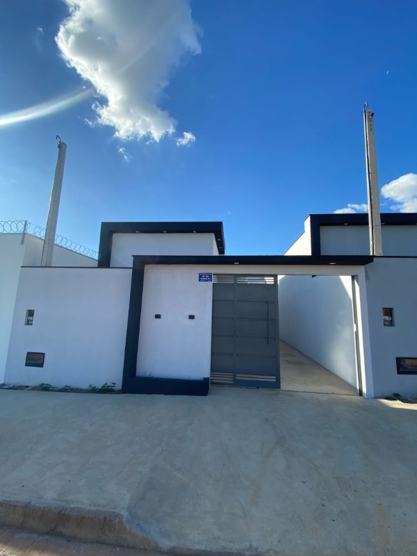 CASA Á VENDA NO BAIRRO FLORAIS LEA
