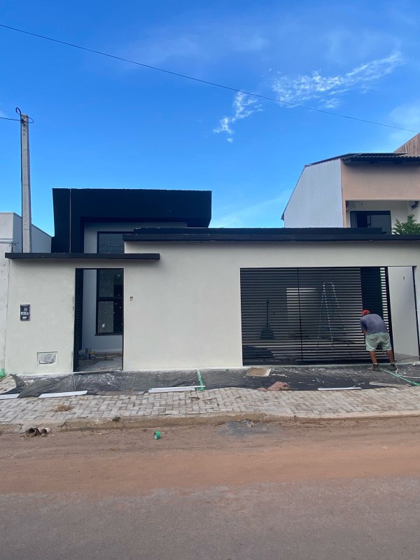 CASA Á VENDA NO BAIRRO RESIDENCIAL 90