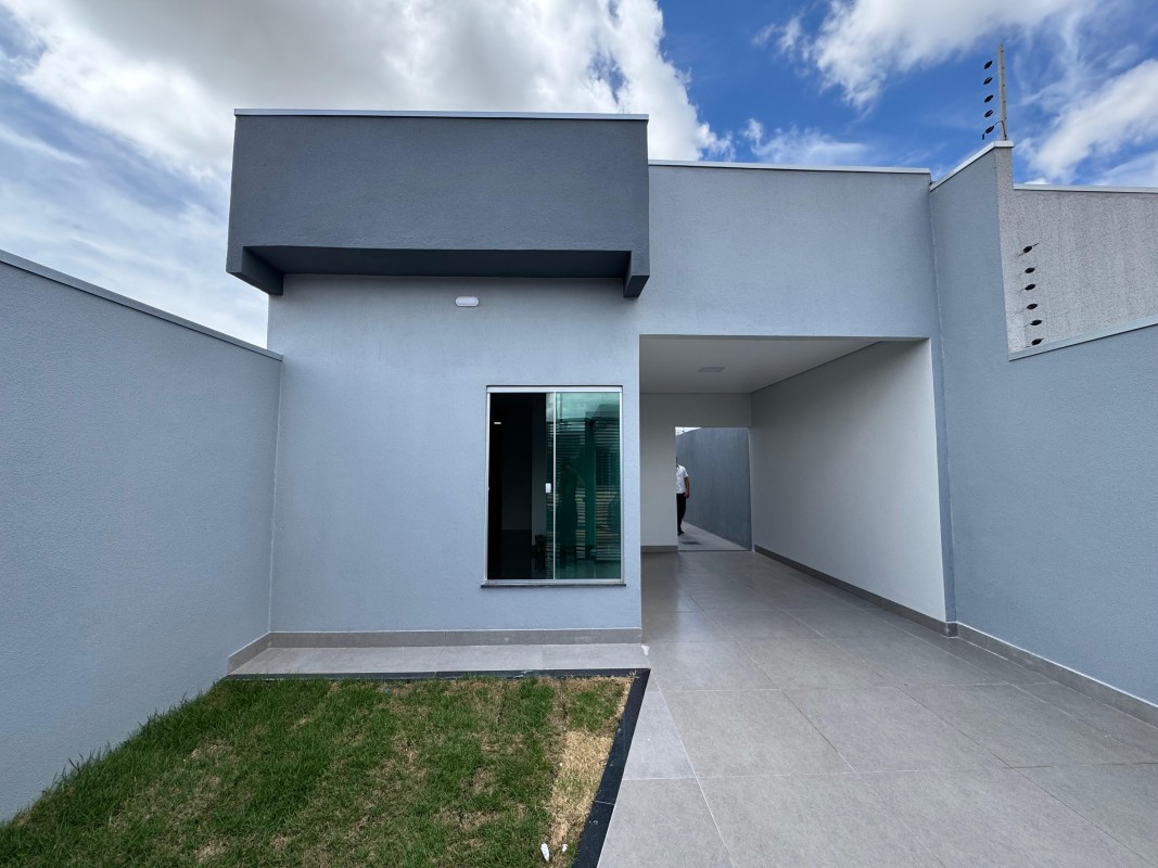 CASA Á VENDA NO BAIRRO CAMPOS ELÍSIOS