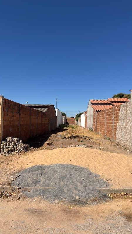 TERRENO A VENDA BAIRRO TROPICAL VILLE 2